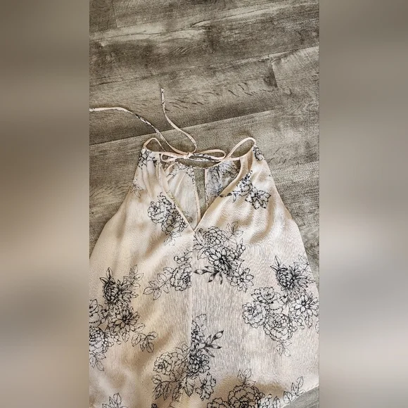 Lush Cream and Black Floral Top - Picture 3 of 4